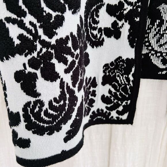Jessica London Black & White Floral Soft Stretchy Cardigan Sweater - Plus 26/28 - Picture 4 of 10